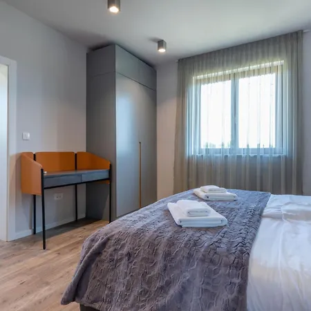 Melody Вилла Jursici