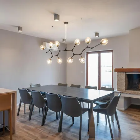 Melody Вилла Jursici